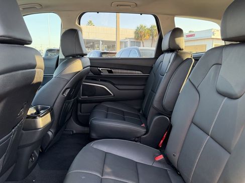 New 2025 Kia Telluride EX w/ EX Captain's Chair Package image 18