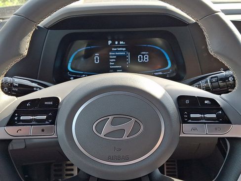 Certified 2025 Hyundai Elantra Sport FWD image 18