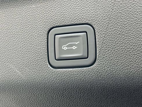Used 2023 Cadillac Escalade Premium Luxury AWD/4WD image 13