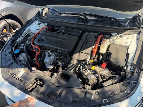 Used 2024 Honda Accord Touring image 2
