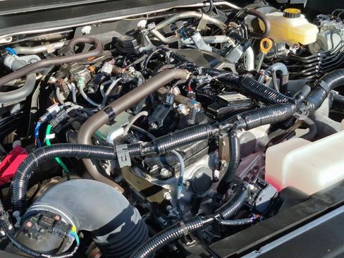 Used 2025 Toyota Tacoma SR image 21