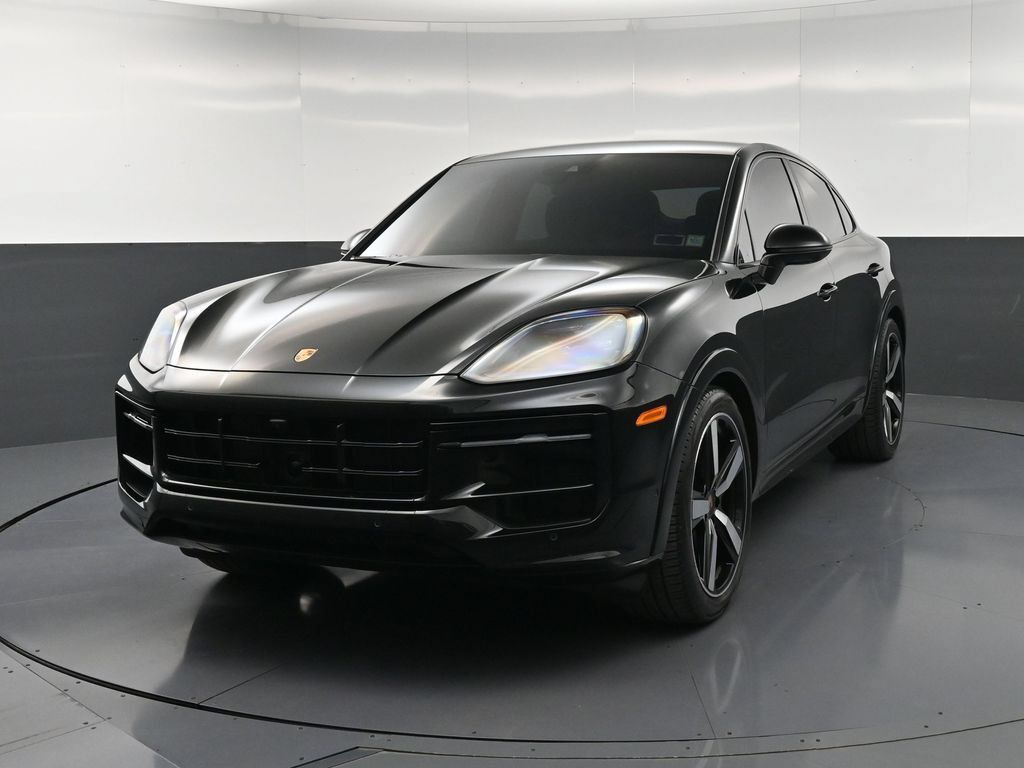 Certified 2025 Porsche Cayenne GTS AWD/4WD image 6