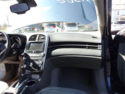 Used 2015 Chevrolet Malibu LT w/ Leather Package image 25