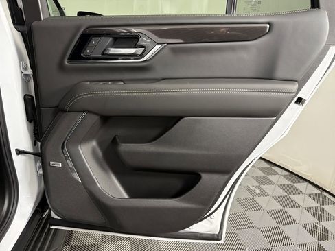 New 2026 GMC Yukon Elevation image 14