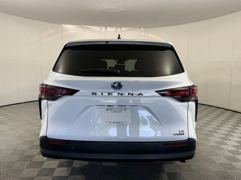 Used 2022 Toyota Sienna LE FWD image 7