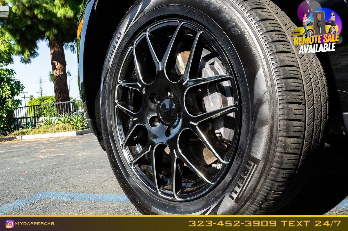 Used 2018 Porsche Macan AWD/4WD image 9
