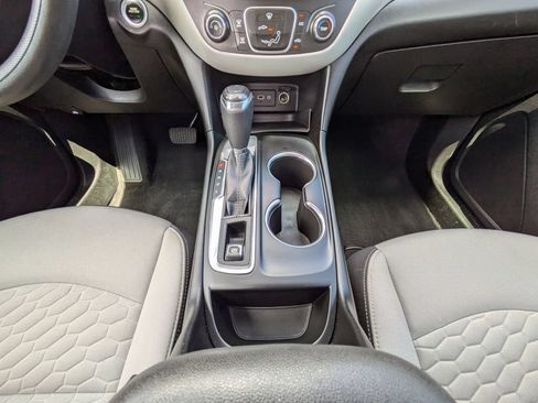 Used 2019 Chevrolet Equinox LS w/ LS Convenience Package FWD image 21