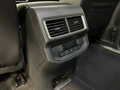 Used 2025 Volkswagen Atlas SE AWD/4WD image 47