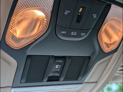Used 2019 RAM 1500 Big Horn AWD/4WD image 16