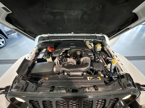 Used 2021 Jeep Gladiator Willys image 28