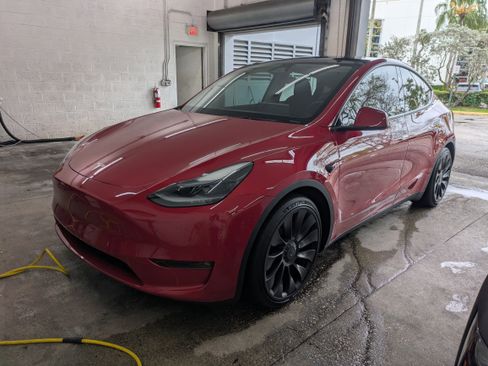 Used 2023 Tesla Model Y Performance image 9