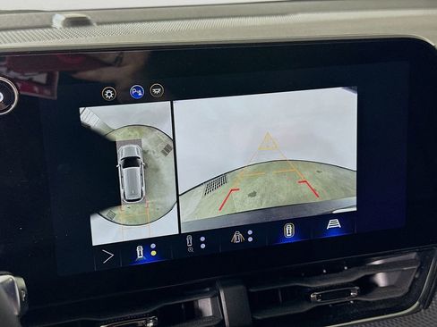 Used 2025 Chevrolet Equinox RS w/ Safety and Technology Package image 10