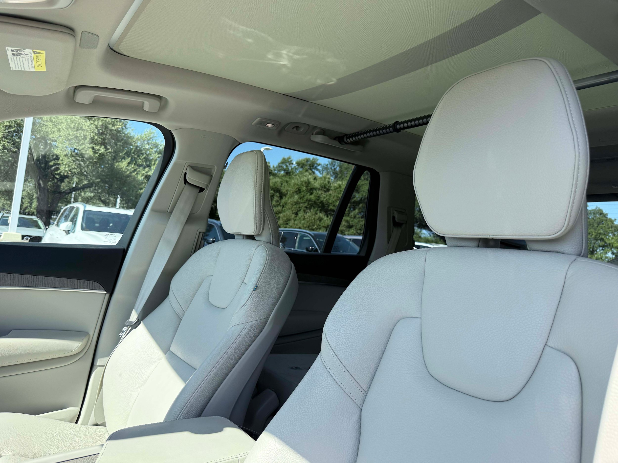 Certified 2023 Volvo XC90 B6 Plus w/ Protection Package Premier AWD/4WD image 11