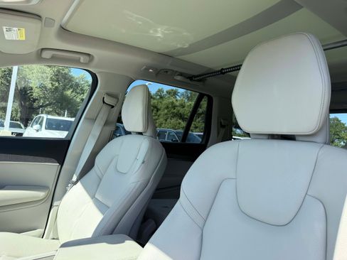 Certified 2023 Volvo XC90 B6 Plus w/ Protection Package Premier AWD/4WD image 11