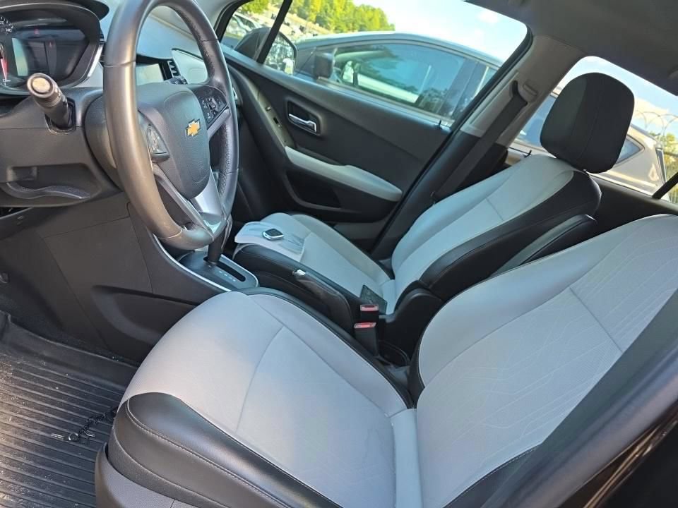 Used 2020 Chevrolet Trax LT w/ LT Convenience Package FWD image 7