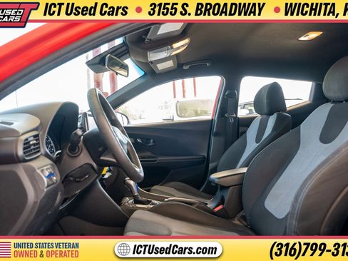 Used 2019 Hyundai Veloster 2.0 FWD image 11