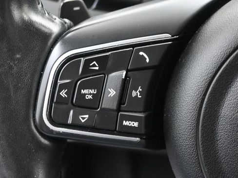 Used 2020 Jaguar F-PACE Premium AWD/4WD image 17