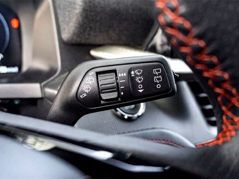 Used 2025 Ford Explorer ST-Line w/ ST-Line Street Pack image 21