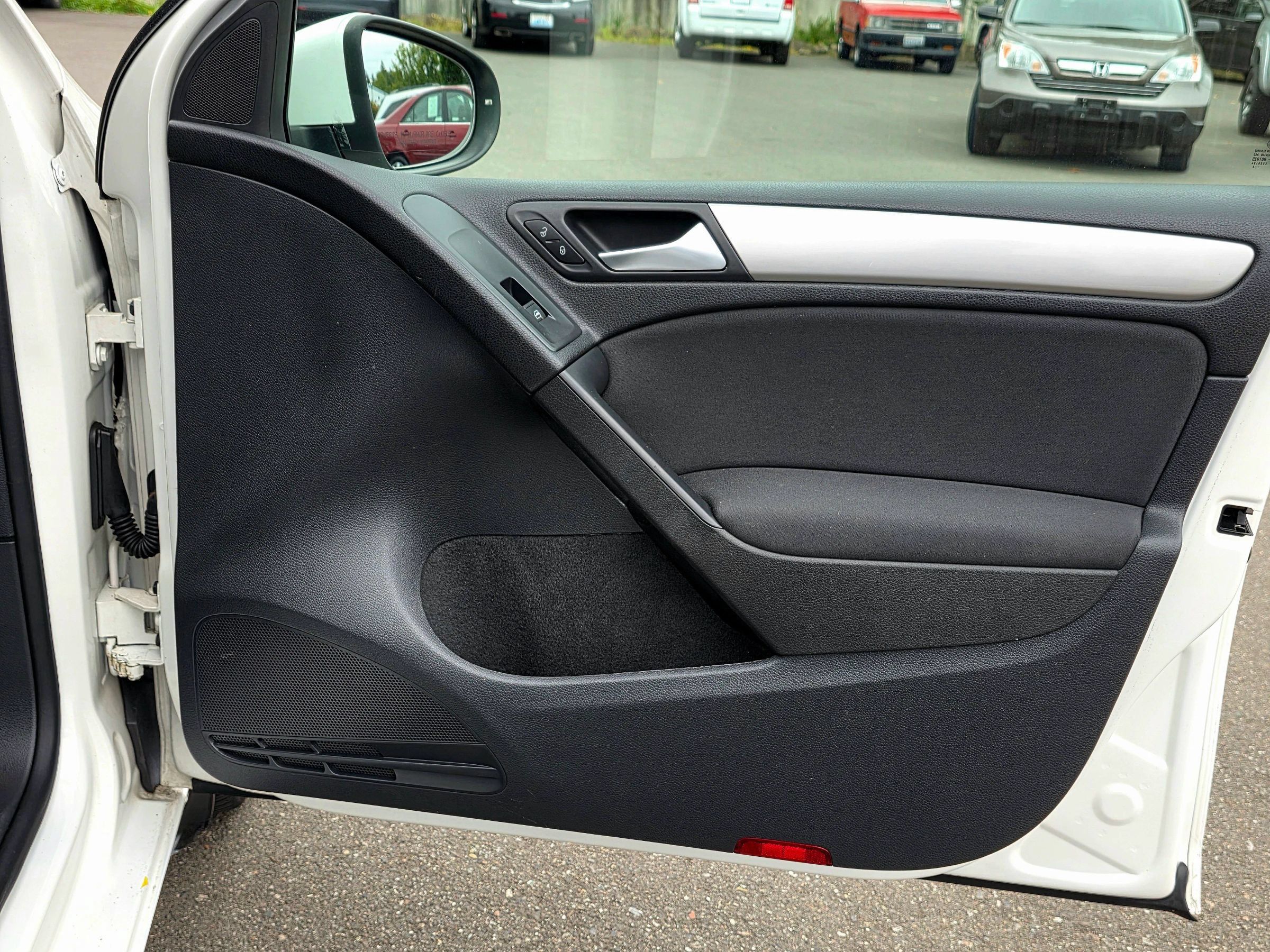 Used 2013 Volkswagen Golf TDI FWD image 44