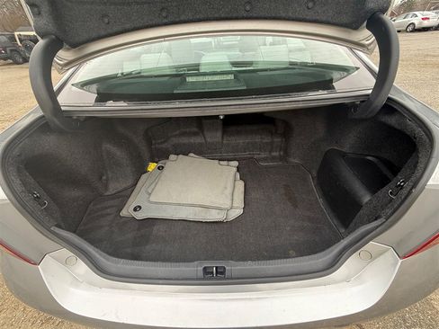 Used 2015 Toyota Camry XLE w/ Moonroof Package image 38