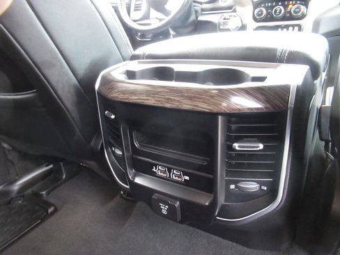 Used 2019 RAM 1500 Laramie image 12