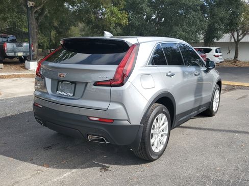 Used 2023 Cadillac XT4 Luxury w/ Cold Weather Package image 7