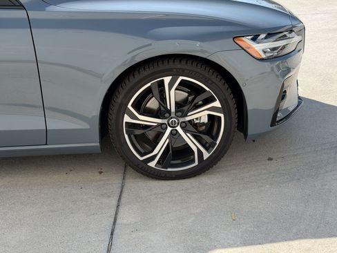 Used 2024 Volvo S60 B5 Plus w/ Climate Package FWD image 12