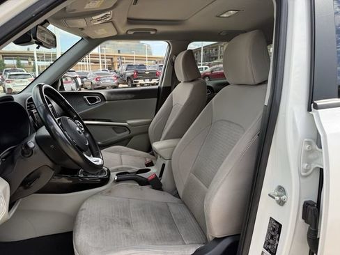Used 2021 Kia Soul EX FWD image 25