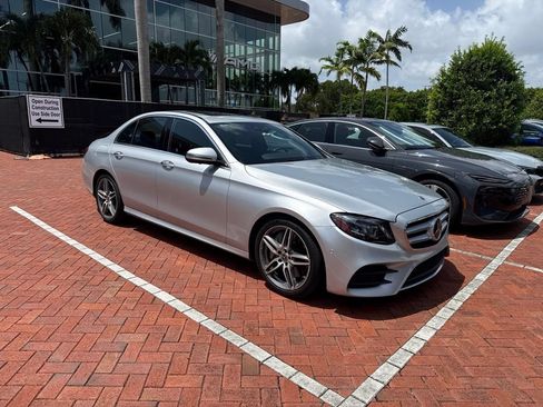 Used 2019 Mercedes-Benz E 300 image 1