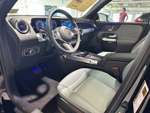 New 2026 Mercedes-Benz GLB 250 4MATIC image 7