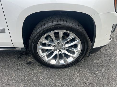 Used 2018 Cadillac Escalade Platinum image 11