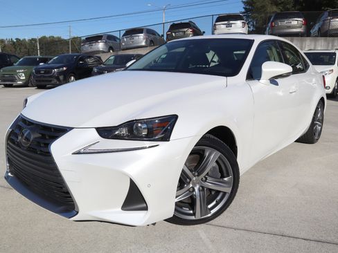 Used 2017 Lexus IS 200t image 2