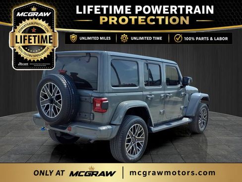 Used 2022 Jeep Wrangler Unlimited Sahara AWD/4WD image 5
