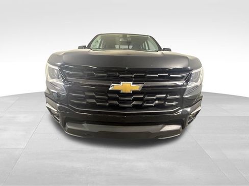 Used 2022 Chevrolet Colorado LT w/ LT Convenience Package AWD/4WD image 8