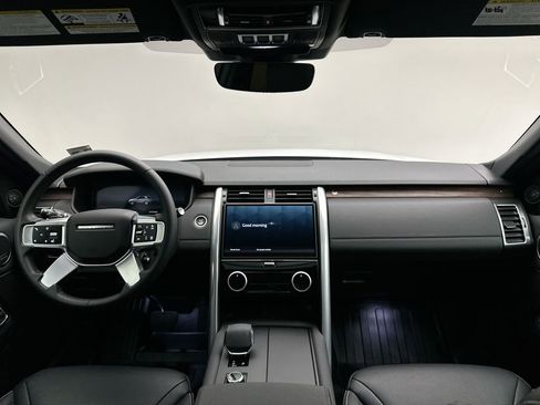 Certified 2025 Land Rover Discovery S AWD/4WD image 21
