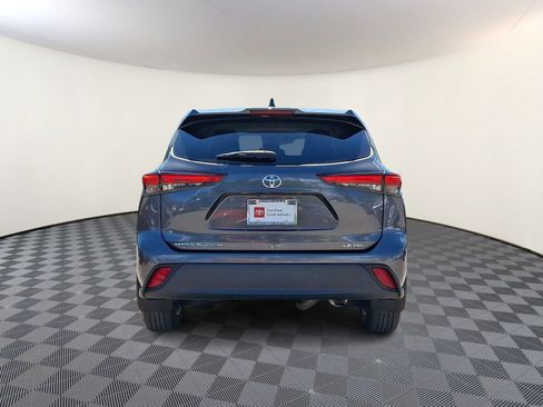 Used 2023 Toyota Highlander LE AWD/4WD image 7