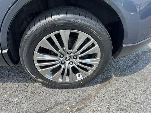 Used 2021 Toyota Venza Limited w/ Advanced Technology Package image 43