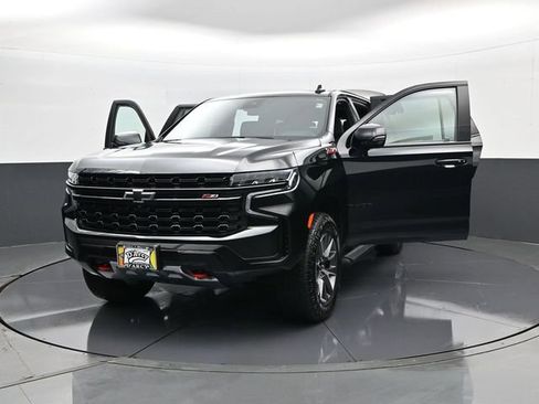 Used 2023 Chevrolet Tahoe Z71 w/ Luxury Package AWD/4WD image 32