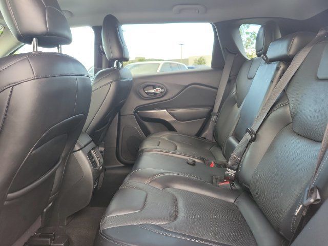 Used 2021 Jeep Cherokee Latitude Lux w/ Trailer Tow Group AWD/4WD image 9