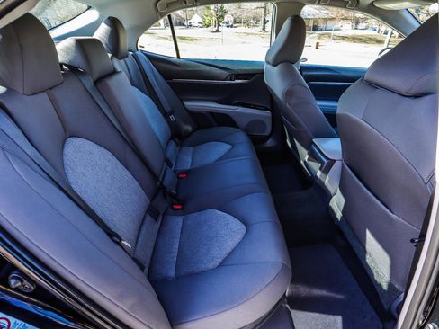 Used 2019 Toyota Camry LE image 39