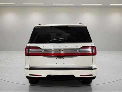 Certified 2021 Lincoln Navigator Reserve AWD/4WD image 4