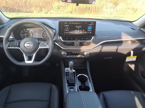 New 2025 Nissan Altima 2.5 SL image 11