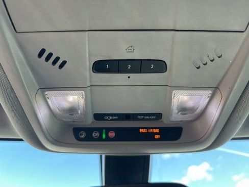 Used 2019 Chevrolet Blazer LT image 21