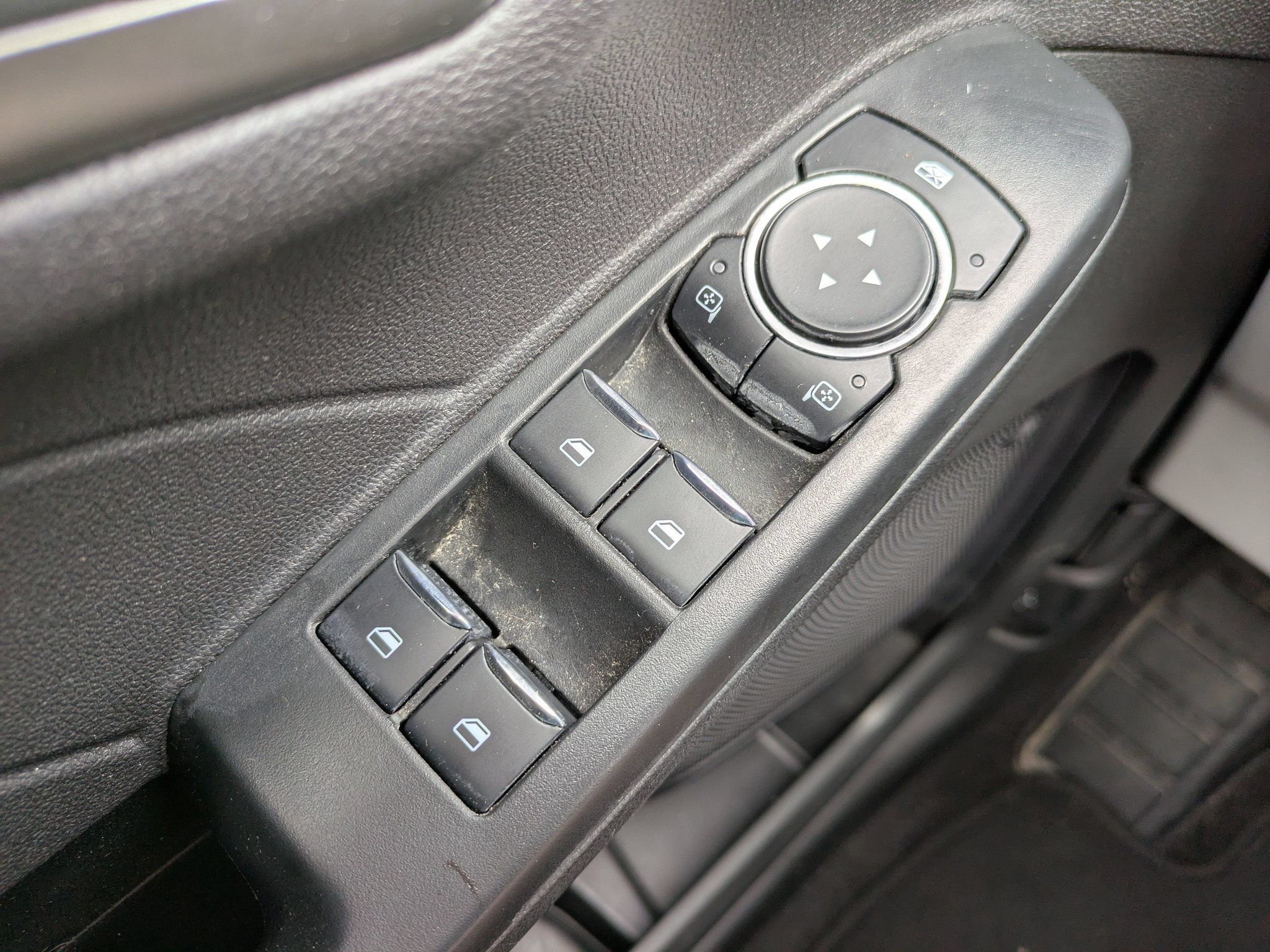 Used 2023 Ford Escape SE FWD image 25