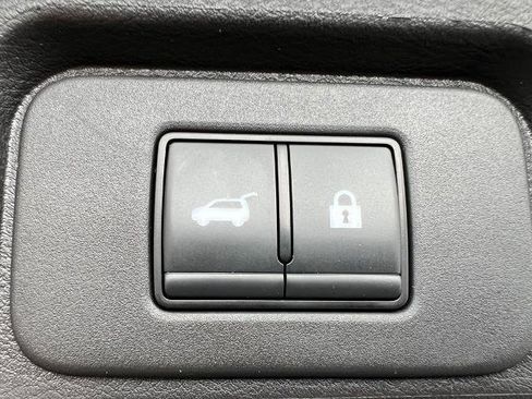 Certified 2026 Nissan Rogue SV AWD/4WD image 19
