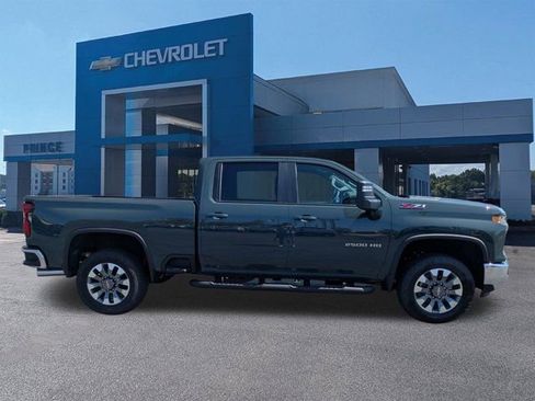 New 2026 Chevrolet Silverado 2500 LT image 3