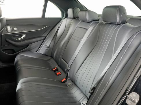 Used 2017 Mercedes-Benz E 300 4MATIC image 32