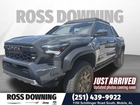 Used 2025 Toyota Tacoma 4x4 Double Cab Hybrid image 1