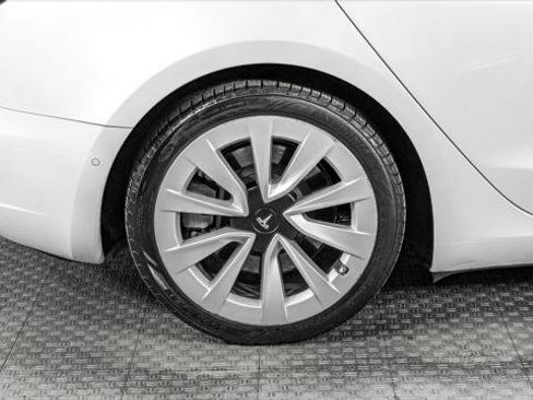 Used 2021 Tesla Model 3 Standard Range Plus image 32