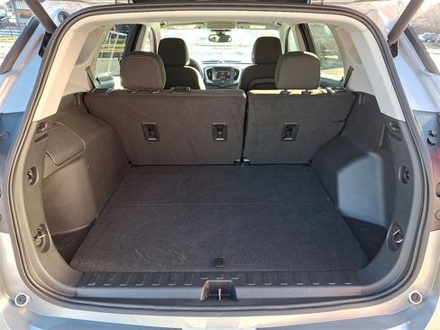 Used 2023 GMC Terrain SLE w/ Driver Convenience Package image 29